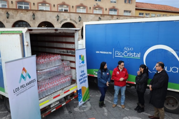 Minera Los Pelambres entrega 150 mil litros de agua potable para paliar emergencia en Coquimbo Minera Los Pelambres entrega 150 mil litros de agua potable para paliar emergencia en Coquimbo