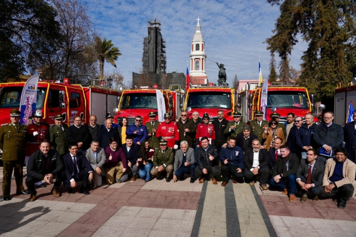 O'Higgins: Bomberos de ocho comunas reciben nuevos carros multipropósito