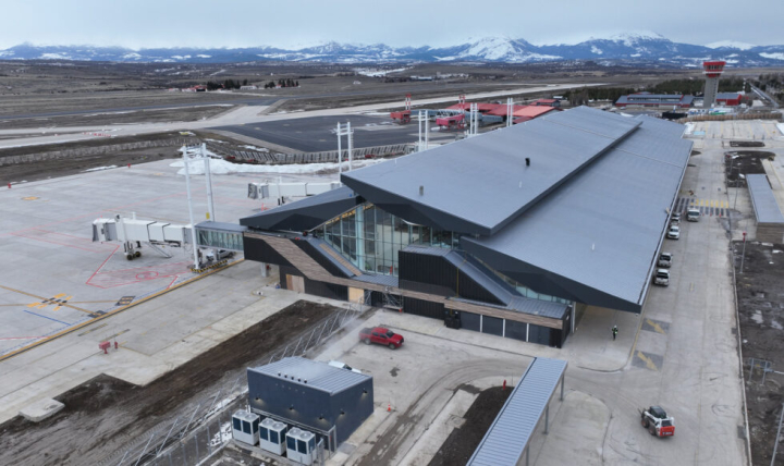 Nuevo terminal del aeropuerto Balmaceda comenzará a operar en octubre con más capacidad y servicios