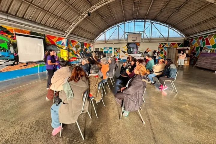 USS desarrolla proyecto en Concepción para fortalecer autonomía de personas mayores con talleres de salud y alfabetización digital