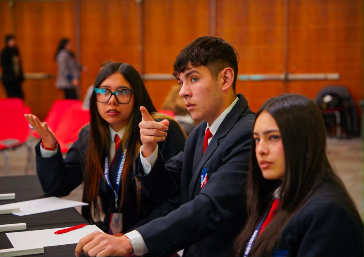 Instituto Inglés de Curicó alcanza segundo lugar zonal en Olimpiadas de Educación Financiera