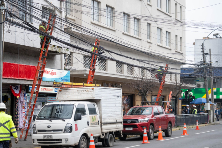 Concepción inicia retiro de cables en desuso con 23 sectores priorizados hasta diciembre