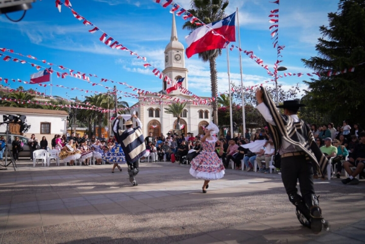 Fiestas Patrias partieron en Huasco con juegos típicos, cueca y gastronomía tradicional