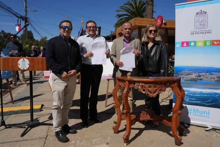 Pichilemu firma contrato para modernizar alcantarillado en sectores Centro y El Llano