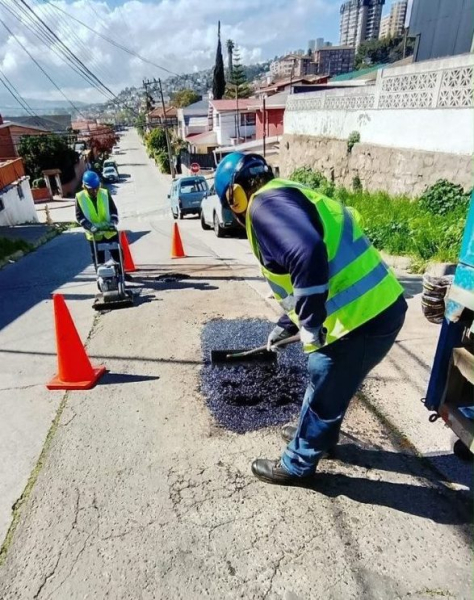 Viña del Mar ejecuta bacheos de emergencia tras daños provocados por lluvias