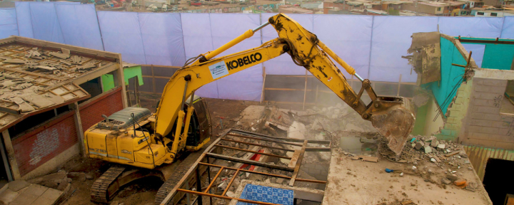 Comenzó demolición de 705 viviendas en Cerro Chuño para recuperar 2,6 hectáreas en Arica
