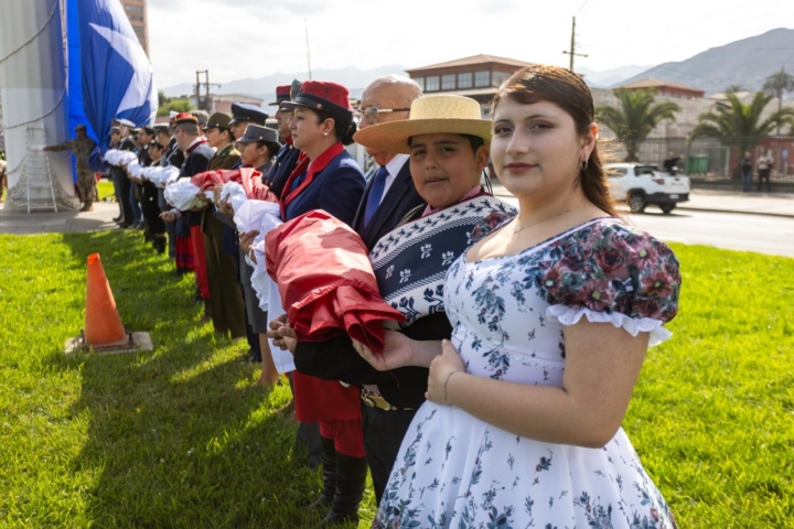 Nueva bandera Bicentenario vuelve a flamear en el casco histórico de Antofagasta