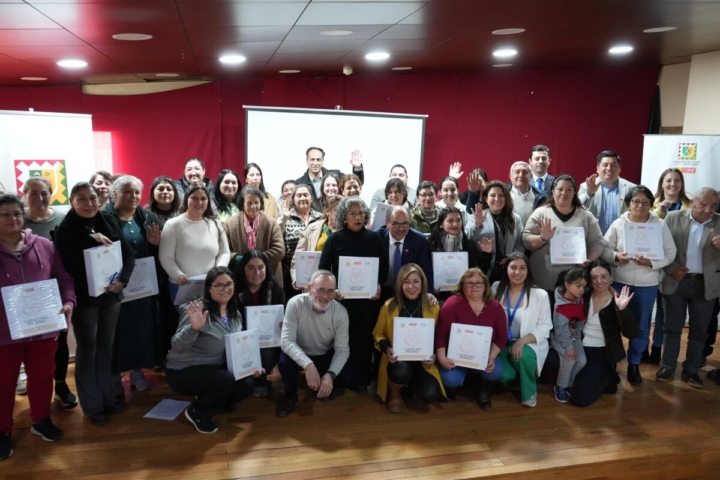 Mujeres de Malleco recibirán capacitación y certificación oficial como cuidadoras primarias