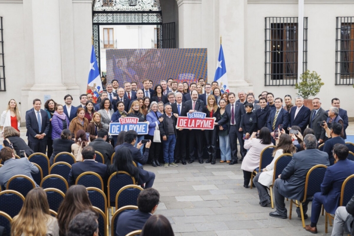 Anuncian rebaja tributaria al 12,5% y medidas para aliviar costos y trámites de las pymes