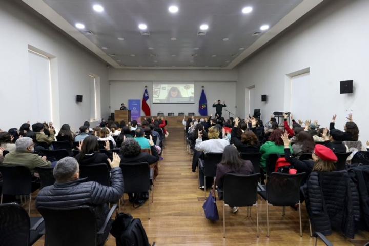 U. de Chile reúne a la comunidad Sorda para abordar barreras de inclusión en la educación superior