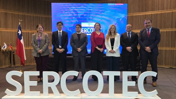 Sercotec reúne a 600 participantes en seminario para preparar a las pymes chilenas para exportar